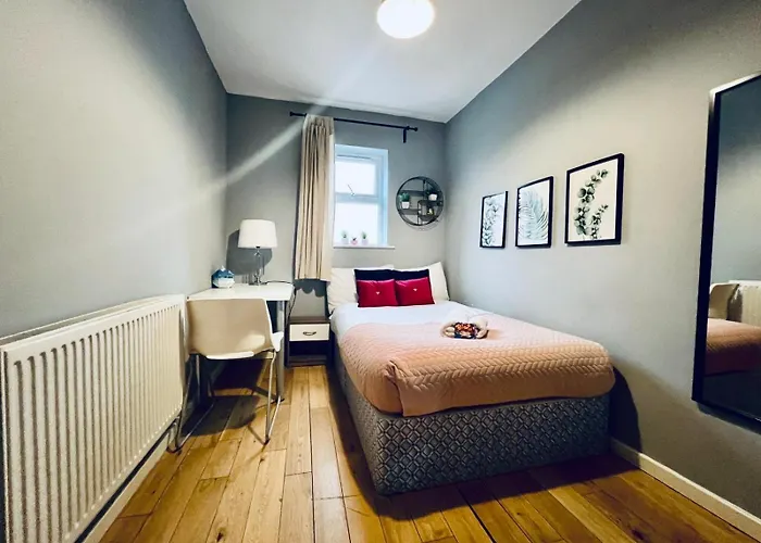 Lovely 3 Dbl Bed 아파트 맨체스터