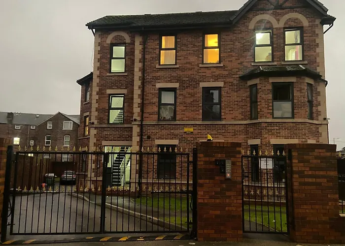 Lovely 3 Dbl Bed 아파트