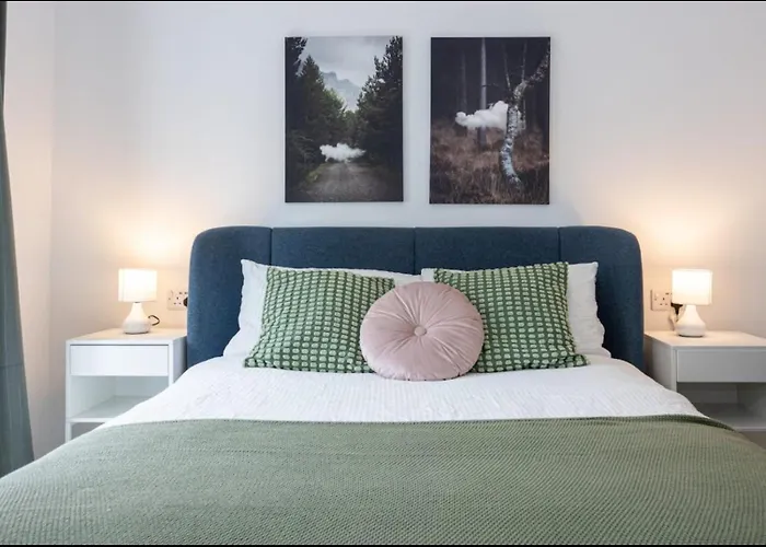 Vakantiehuis Elegance Retreat - 2 Bed With Parking