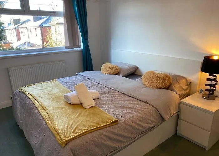 The Gold Манчестер