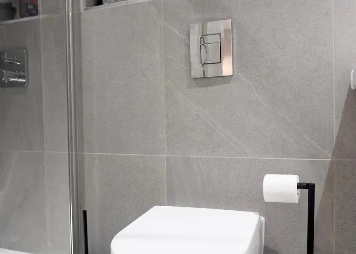 شقة Luxury 2 Bed With Balcony مانشستر