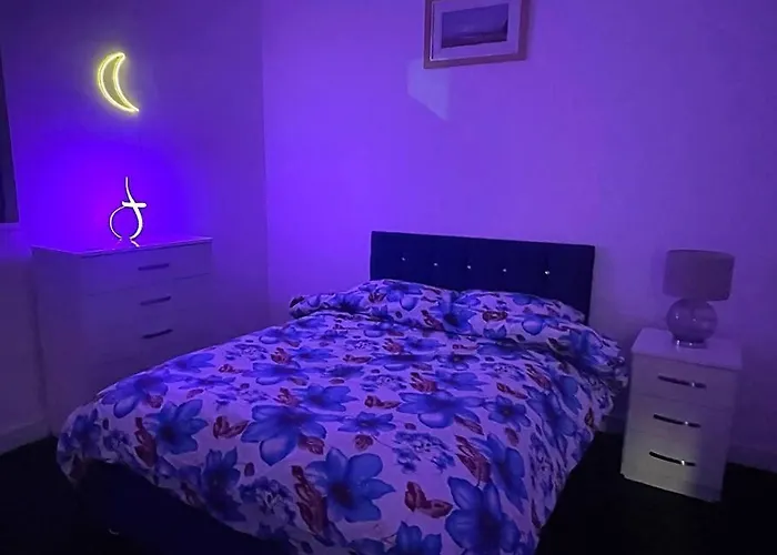 דירה Modern 2-bed Flat In Salford מנצ'סטר