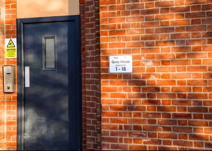 Modern 2-bed Flat In Salford מנצ'סטר