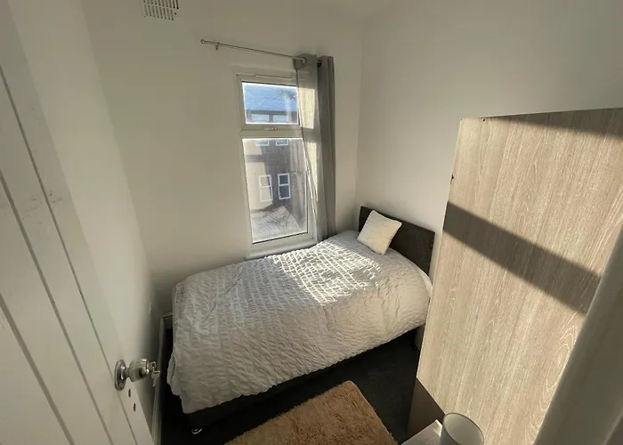 Spacious 4-bedroom House In Manchester