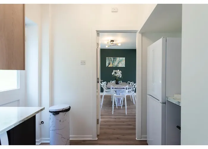 Cozy 3 Bd House, Perfect For Large Group Of 6