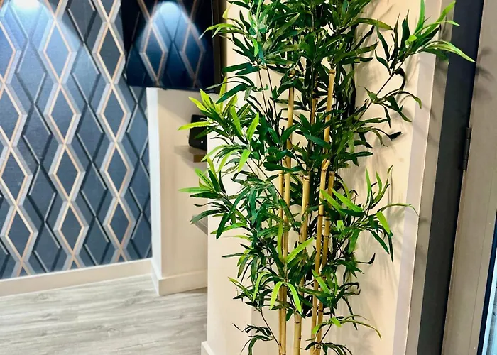 Centre, Floor Apartment, Two Balconies מנצ'סטר