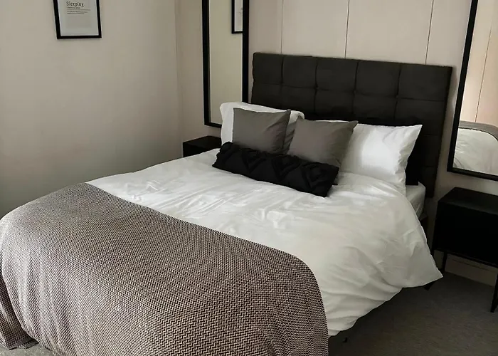 Riverside Wharf - Free Parking, Business, Couples & Families 아파트 *