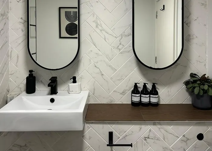 Riverside Wharf - Free Parking, Business, Couples & Families * 맨체스터