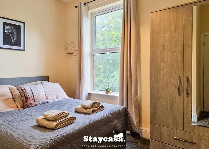 Spacious 5br In Leafy Withington *