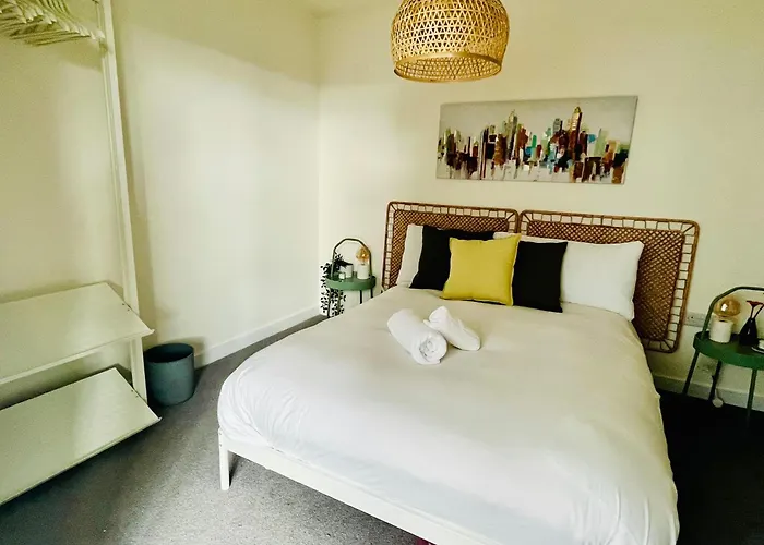 Fully Furnished One Bed In Old Trafford Lägenhet