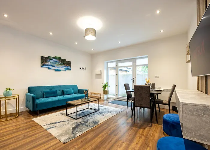 Apartment Vibrant 2br In Chorlton, Free Parking