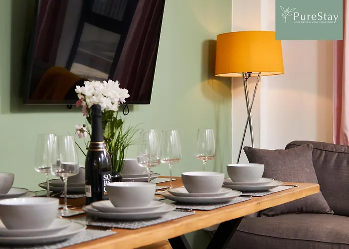 Holiday home Purestay Manchester: 5-bedroom Business Haven *