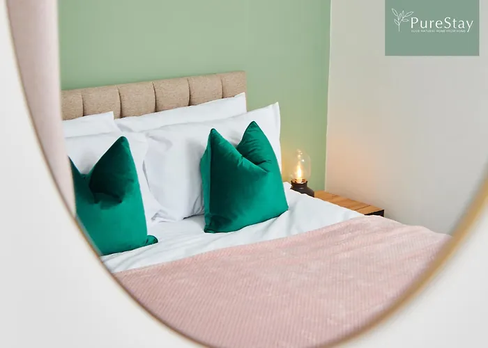 Purestay Manchester: 5-bedroom Business Haven Holiday home Manchester