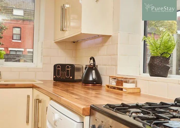 Nyaraló Big Contractor House With 6 Beds & Free Parking By Purestay - 7 Night Min! *