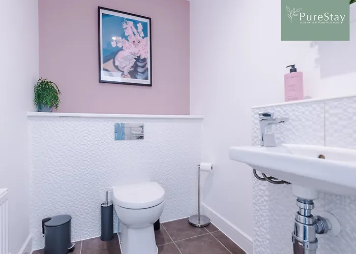 Stunning House In For Business & Leisure - Wi-fi & Parking By Purestay Serviced Μάντσεστερ