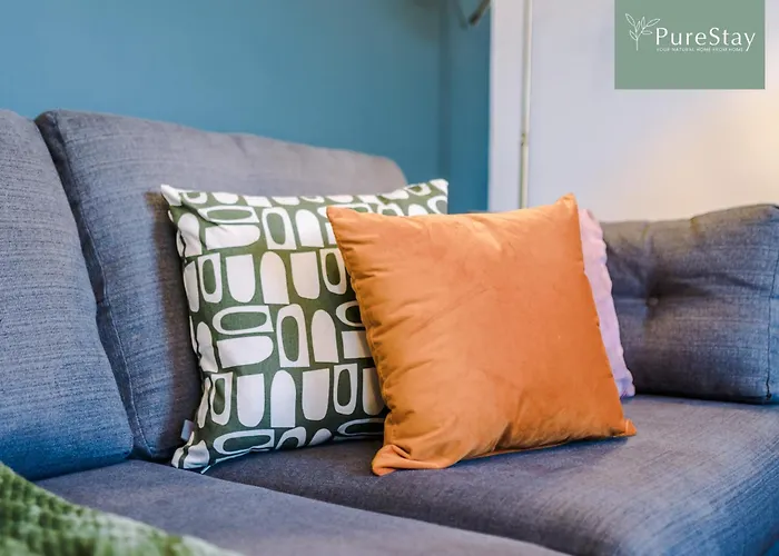 Stunning House In For Business & Leisure - Wi-fi & Parking By Purestay Serviced