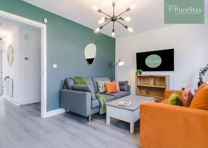 Βίλα Stunning House In For Business & Leisure - Wi-fi & Parking By Purestay Serviced *