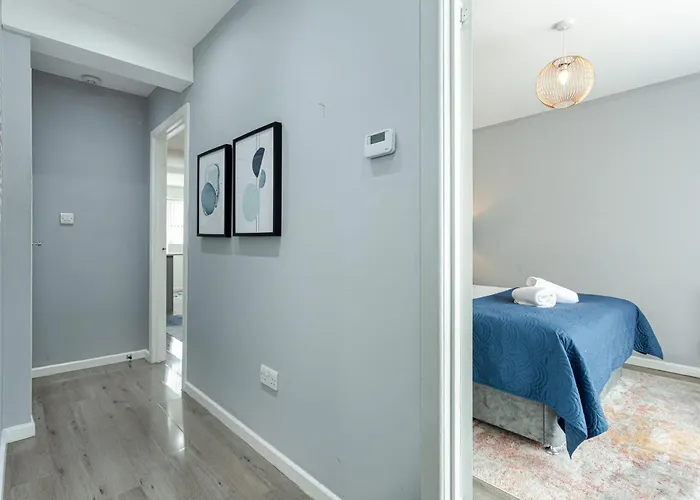 Free Parking 5 Minutes From Centre