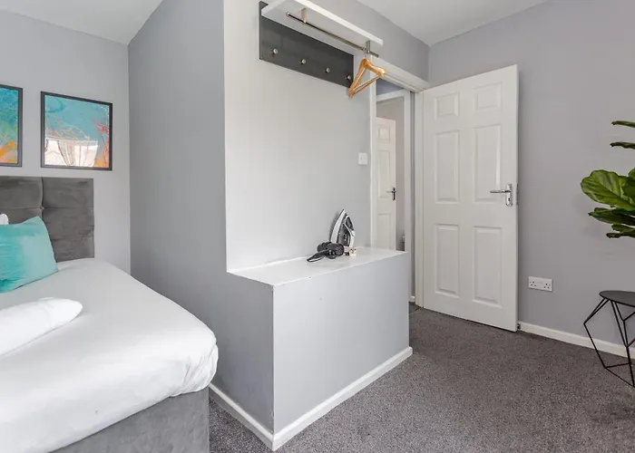Free Parking 5 Minutes From Centre * Manchester
