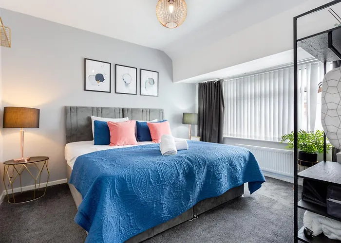 Free Parking 5 Minutes From Centre Manchester