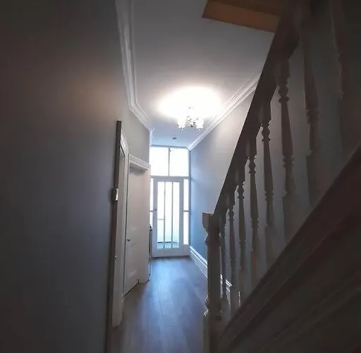 Chic 5 Double Bedroom House - 15 Min To *