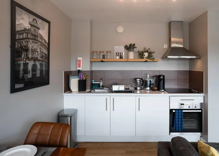 High Street Town House 4*