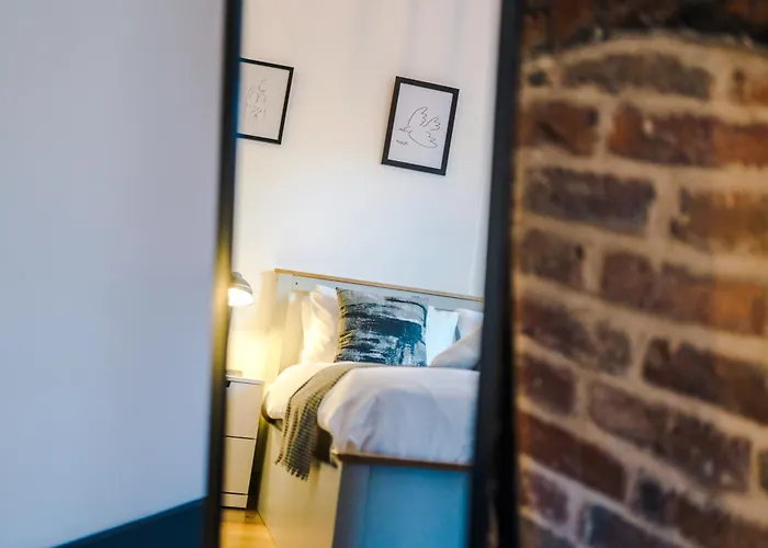 4-storey Townhouse In By Hilltop Serviced Semesterbostad