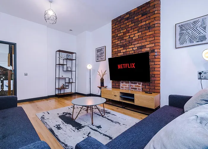 펜션 4-storey Townhouse In By Hilltop Serviced 맨체스터