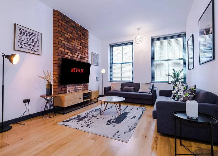 펜션 4-storey Townhouse In By Hilltop Serviced *