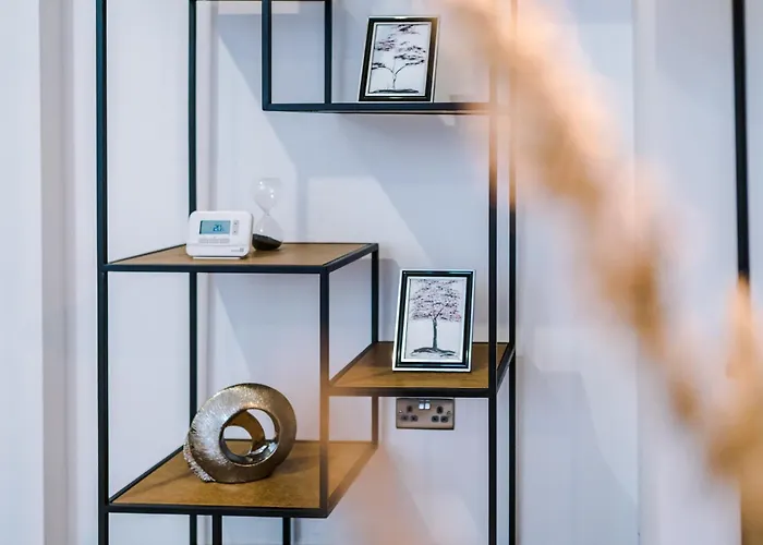 펜션 4-storey Townhouse In By Hilltop Serviced 맨체스터