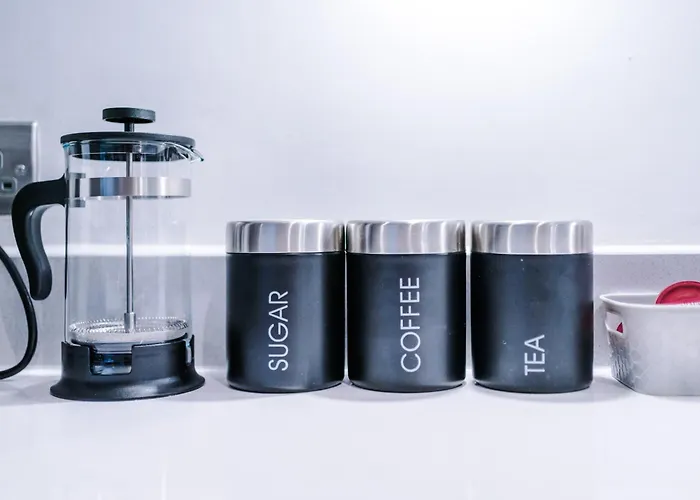 Semesterbostad 4-storey Townhouse In By Hilltop Serviced