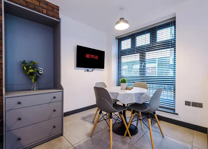 4-storey Townhouse In By Hilltop Serviced 펜션 맨체스터