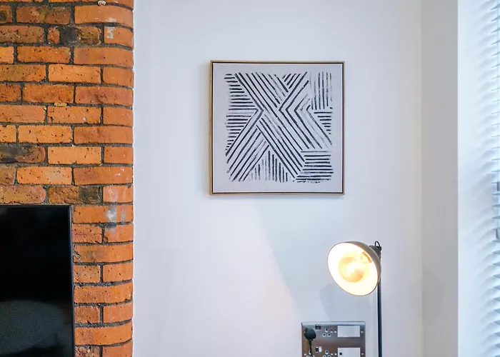 4-storey Townhouse In By Hilltop Serviced 맨체스터