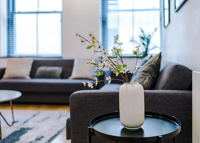 4-storey Townhouse In By Hilltop Serviced * 맨체스터