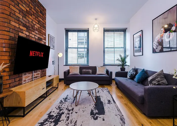 펜션 4-storey Townhouse In By Hilltop Serviced