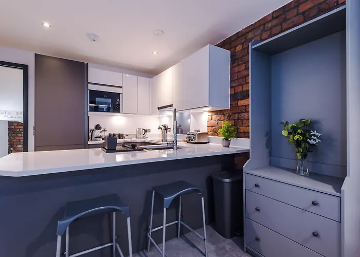 4-storey Townhouse In By Hilltop Serviced