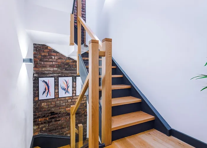 4-storey Townhouse In By Hilltop Serviced Semesterbostad