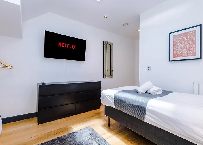 4-storey Townhouse In By Hilltop Serviced