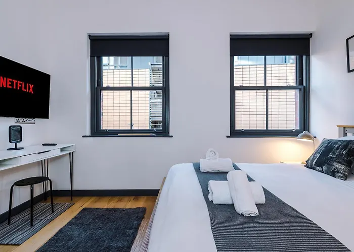 4-storey Townhouse In By Hilltop Serviced *