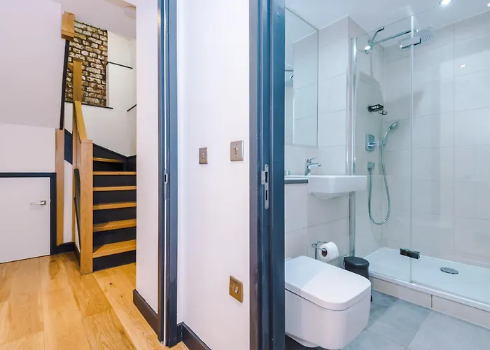 4-storey Townhouse In By Hilltop Serviced 펜션