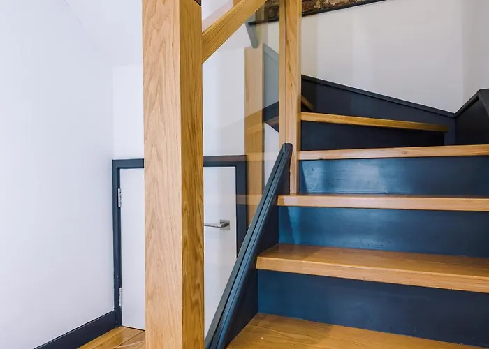 4-storey Townhouse In By Hilltop Serviced