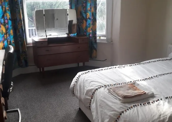 Ferienhaus Bird Song Old Trafford