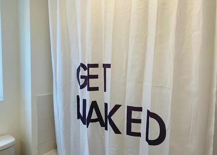 Habitación en casa particular Modern, Stylish And Central