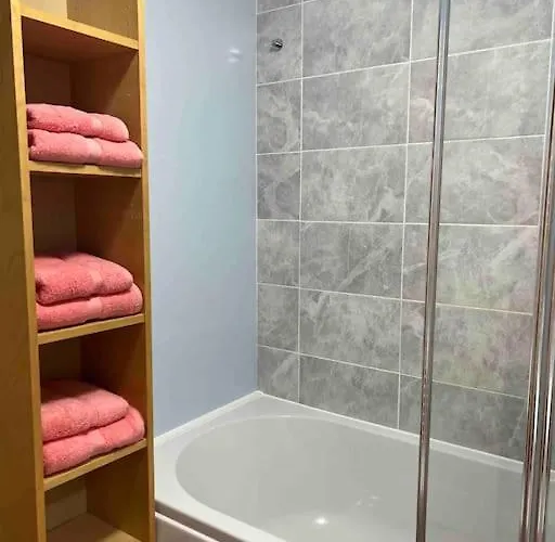 2 Bedroom Flat In Ardwick *