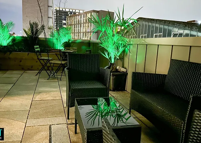 Lux Livin' - Luxury 2 Bed With Sky Garden * Manchester