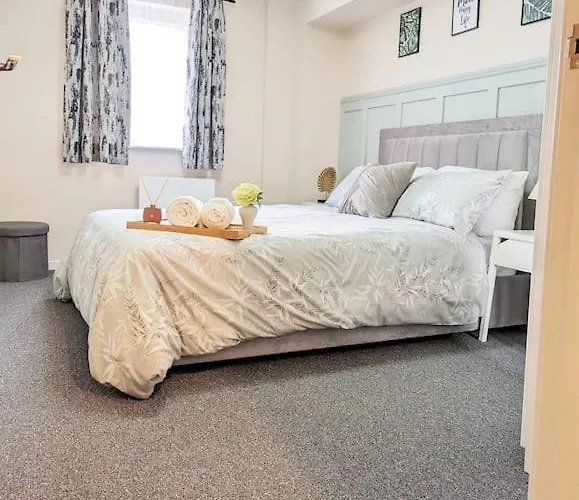 아파트 A Superb 2 Bed, 2 Bathroom In Centre Free Parking *