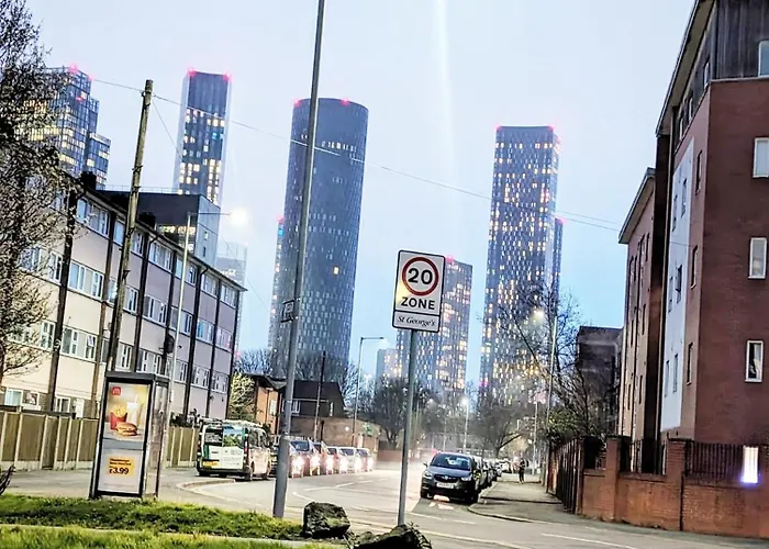 아파트 A Superb 2 Bed, 2 Bathroom In Centre Free Parking