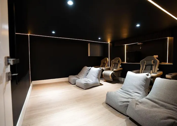 Luxury 6 Bed Near Centre With Cinema & Games 5 Bathrooms Villa Mánchester