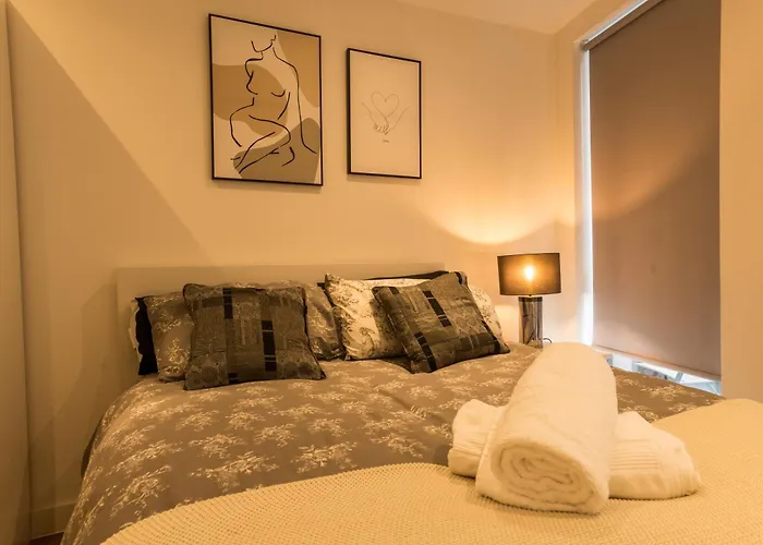 Drillzstays - Ethiad Free Parking *