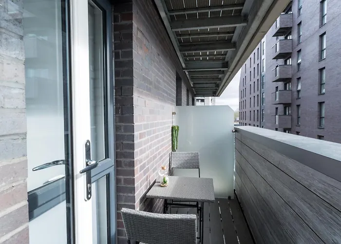 Drillzstays - Ethiad Free Parking *